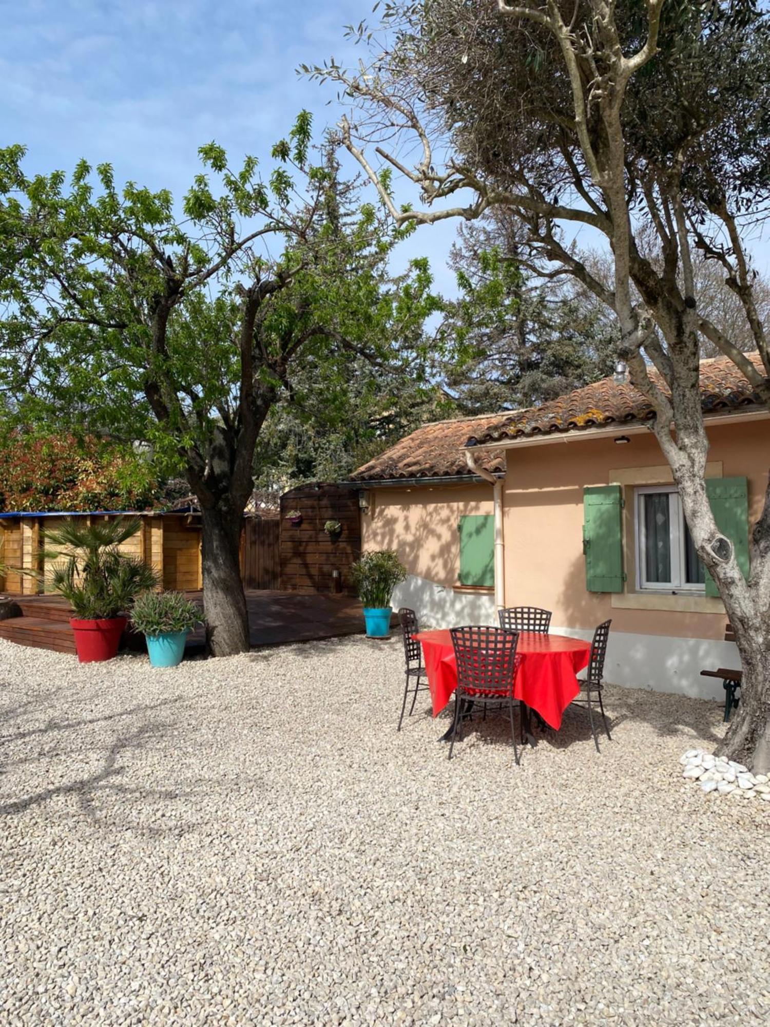 Gite 135 C Sarrians Buitenkant foto