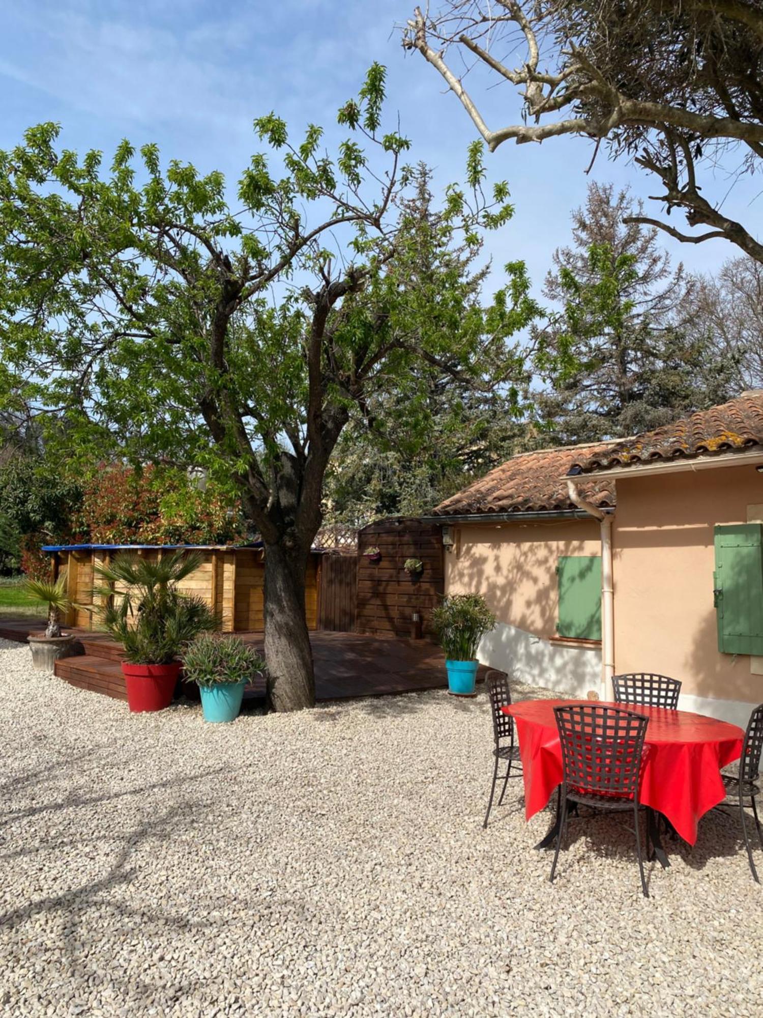 Gite 135 C Sarrians Buitenkant foto